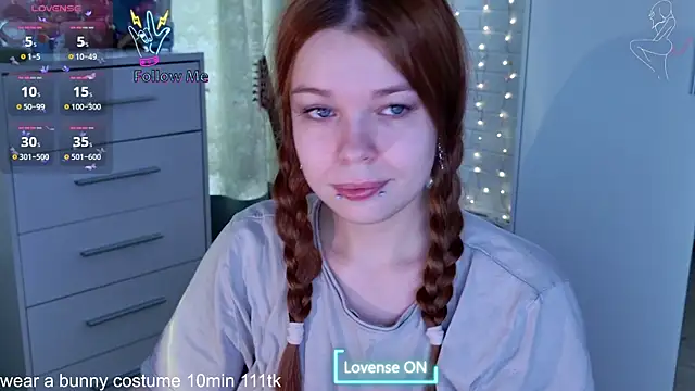 Snapshot of ValBae chatting on 04.04.26 ValBae online show from 04.04.26