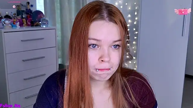 Snapshot of ValBae chatting on 04.09.26 ValBae online show from 04.09.26