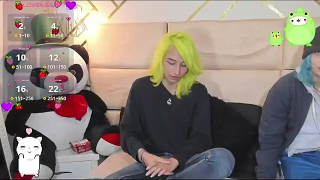 Snapshot of -kisa_ chatting on 10.09.25 -kisa  online show from 10.09.25