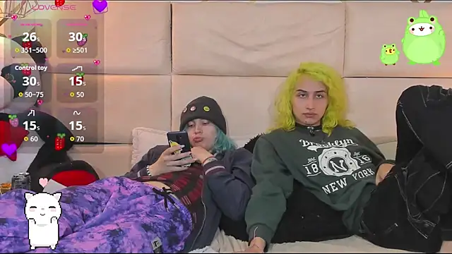 Snapshot of -kisa_ chatting on 10.17.25 -kisa  online show from 10.17.25