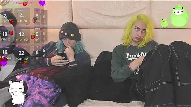 Snapshot of -kisa_ chatting on 10.18.25 -kisa  online show from 10.18.25