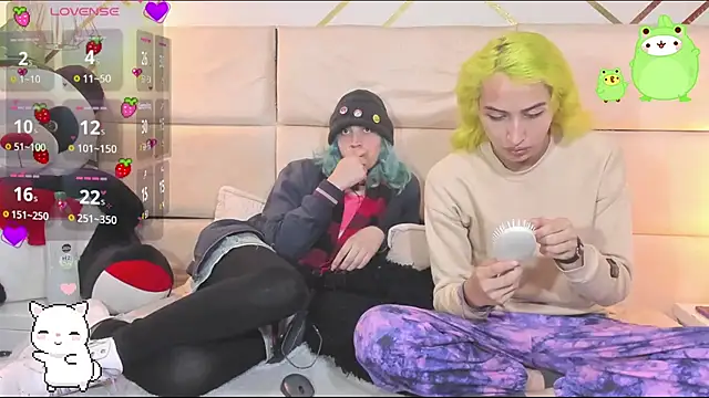 Snapshot of -kisa_ chatting on 10.25.25 -kisa  online show from 10.25.25