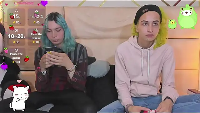 Snapshot of -kisa_ chatting on 10.29.25 -kisa  online show from 10.29.25