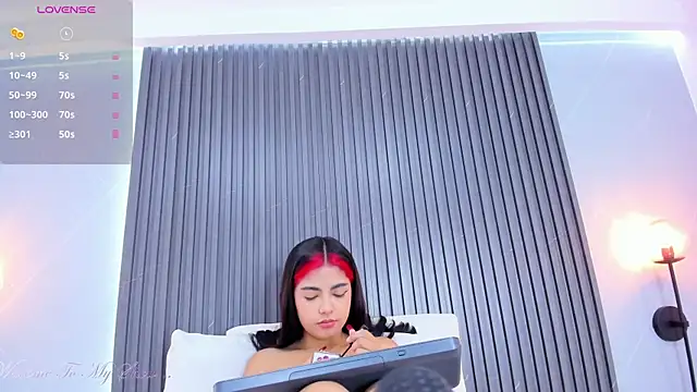 stephany roses  online show from 12.29.24