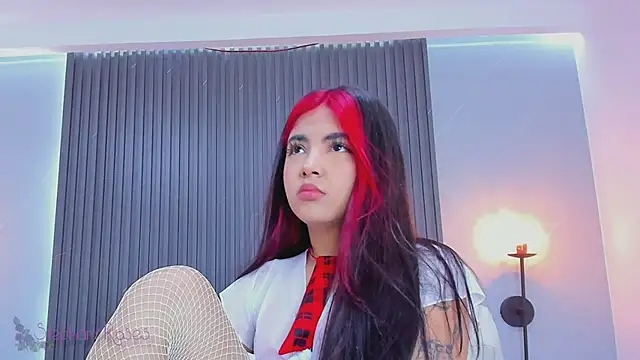 stephany roses  online show from 03.13.25