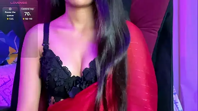 Snapshot of Kayzza_5 chatting on 10.18.25 Kayzza 5 online show from 10.18.25