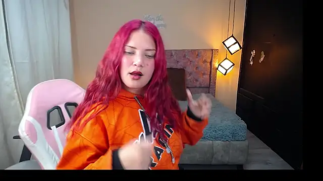brithany smiith  online show from 02.06.25
