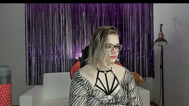 Seductive She Wolf online show from 02.12.25