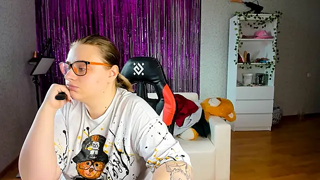 Seductive She Wolf online show from 03.18.25