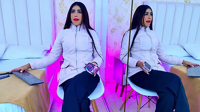 Mia-Monroe online show from 10.10.25