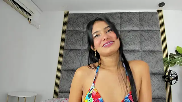 LaurenRodriiguez online show from 01.18.25