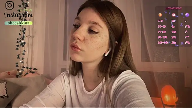 Snapshot of somejgirl chatting on 01.24.25 somejgirl online show from 01.24.25