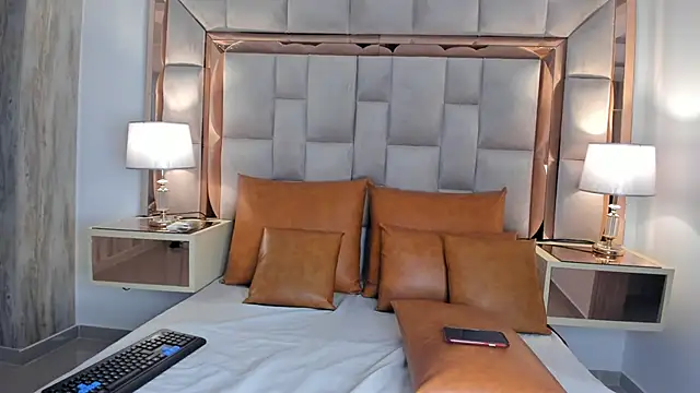 Greicher Vega online show from 02.06.25