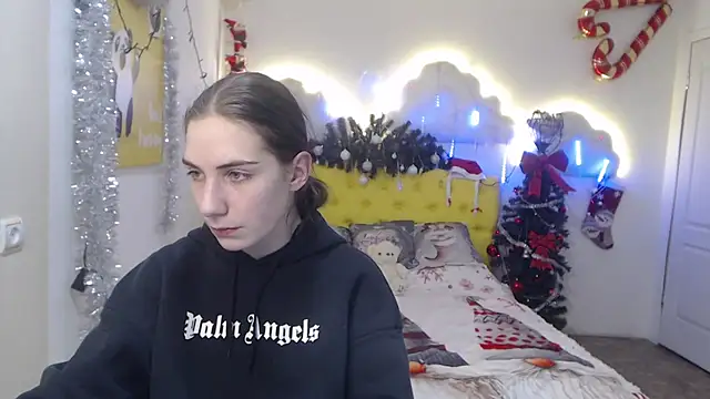 Snapshot of NikaStark_ chatting on 12.13.24 NikaStark online show from 12.13.24