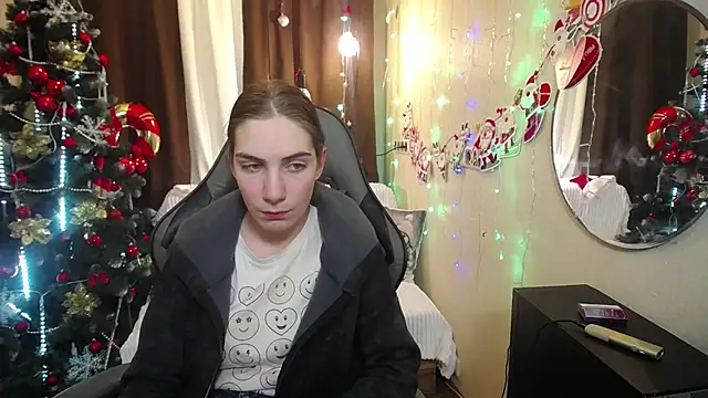 Snapshot of NikaStark_ chatting on 12.17.24 NikaStark online show from 12.17.24