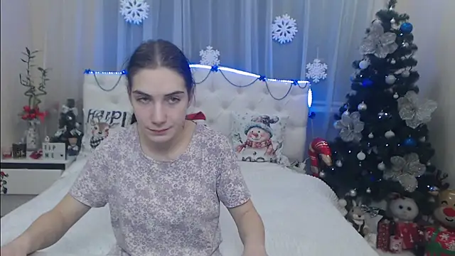 Snapshot of NikaStark_ chatting on 12.22.24 NikaStark online show from 12.22.24