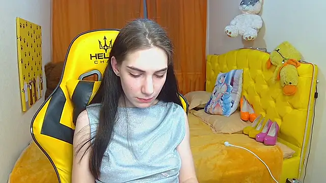Snapshot of NikaStark_ chatting on 02.06.25 NikaStark online show from 02.06.25