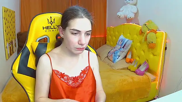 Snapshot of NikaStark_ chatting on 02.06.25 NikaStark online show from 02.06.25