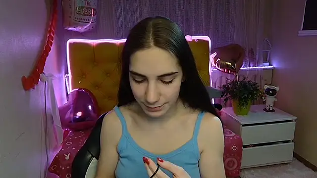 Snapshot of NikaStark_ chatting on 02.12.25 NikaStark online show from 02.12.25
