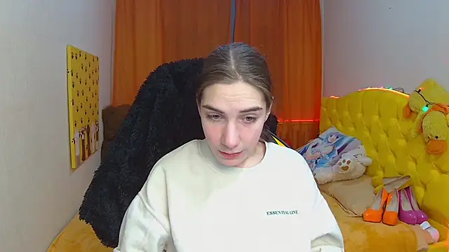Snapshot of NikaStark_ chatting on 02.18.25 NikaStark online show from 02.18.25