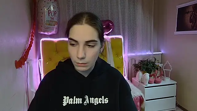 Snapshot of NikaStark_ chatting on 02.28.25 NikaStark online show from 02.28.25