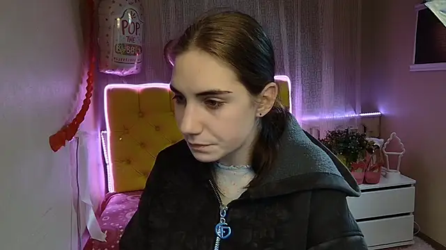 Snapshot of NikaStark_ chatting on 03.04.25 NikaStark online show from 03.04.25