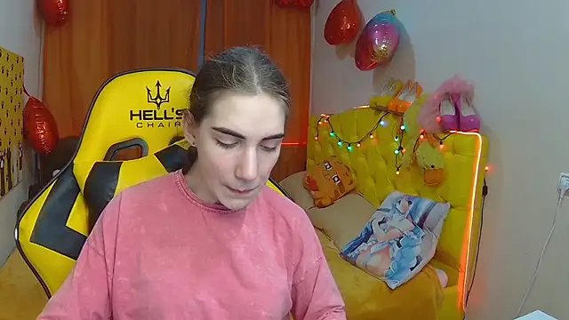 Snapshot of NikaStark_ chatting on 03.18.25 NikaStark online show from 03.18.25