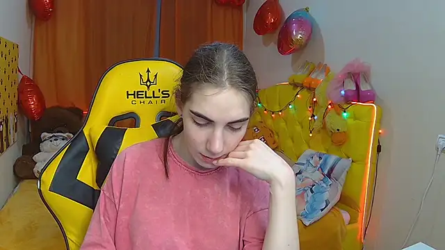 Snapshot of NikaStark_ chatting on 03.18.25 NikaStark online show from 03.18.25