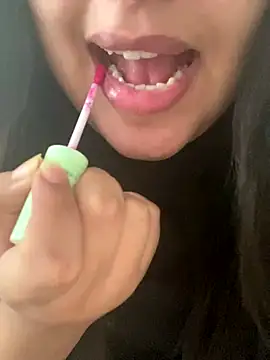 Snapshot of yassminsexy22 chatting on 09.23.25 yassminsexy22 online show from 09.23.25