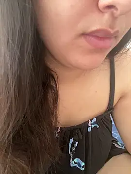 Snapshot of yassminsexy22 chatting on 10.25.25 yassminsexy22 online show from 10.25.25