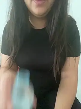 Snapshot of yassminsexy22 chatting on 11.07.25 yassminsexy22 online show from 11.07.25