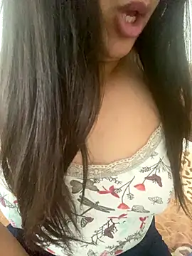 yassminsexy22 online show from 11.22.25