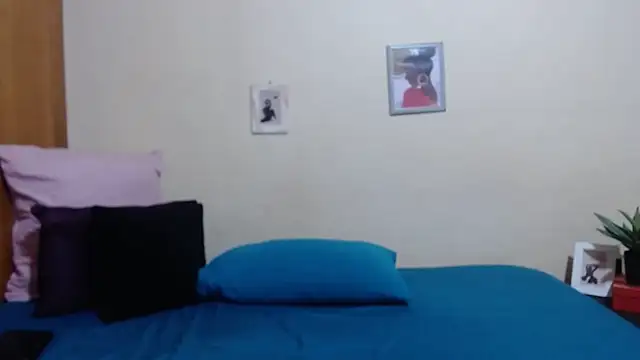 HotCurvyAssx38 online show from 12.25.24