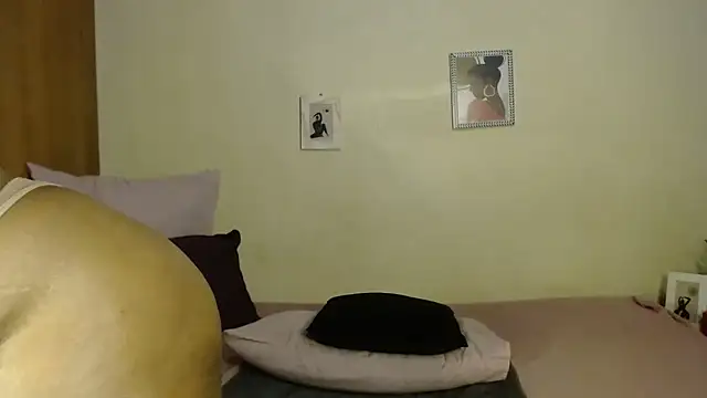 HotCurvyAssx38 online show from 01.23.25