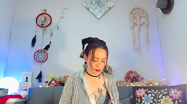 catalinamommyx online show from 12.18.24