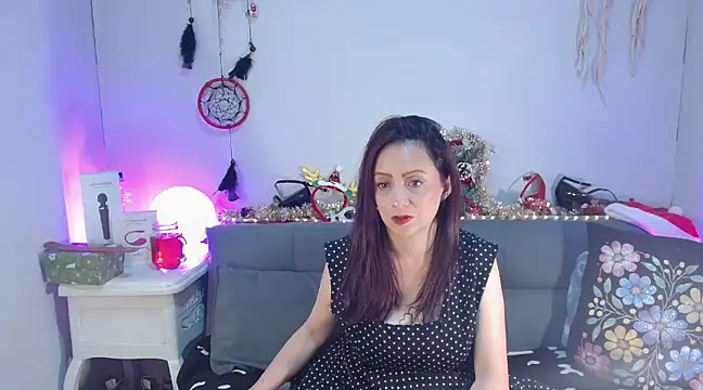 catalinamommyx online show from 12.28.24