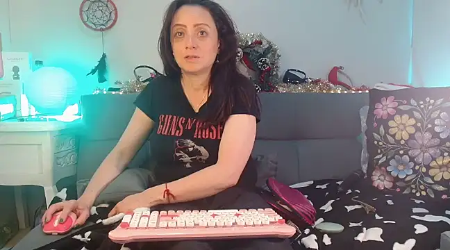 catalinamommyx online show from 12.31.24