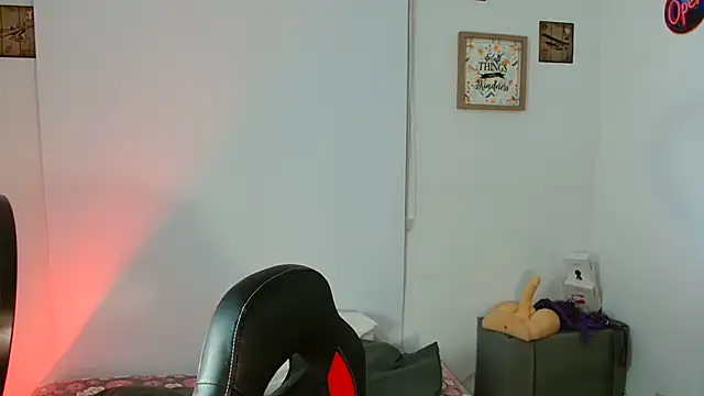 Snapshot of catalinamommyx chatting on 09.17.25 catalinamommyx online show from 09.17.25