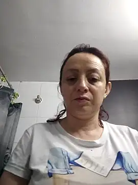 Snapshot of catalinamommyx chatting on 09.30.25 catalinamommyx online show from 09.30.25