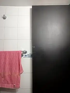 Snapshot of catalinamommyx chatting on 10.05.25 catalinamommyx online show from 10.05.25