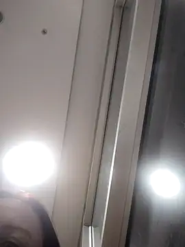 Snapshot of catalinamommyx chatting on 10.17.25 catalinamommyx online show from 10.17.25