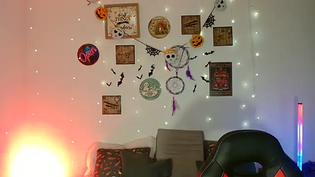 Snapshot of catalinamommyx chatting on 10.30.25 catalinamommyx online show from 10.30.25