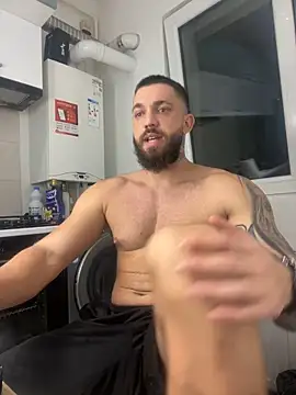 Snapshot of LoveIsBlind_ chatting on 10.08.25 LoveIsBlind online show from 10.08.25