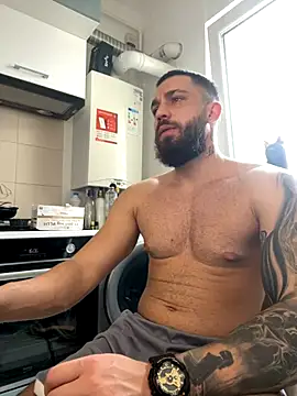 Snapshot of LoveIsBlind_ chatting on 10.09.25 LoveIsBlind online show from 10.09.25