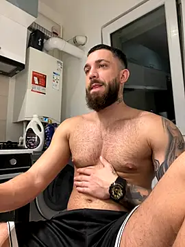 Snapshot of LoveIsBlind_ chatting on 10.18.25 LoveIsBlind online show from 10.18.25