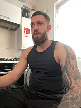 Snapshot of LoveIsBlind_ chatting on 10.28.25 LoveIsBlind online show from 10.28.25