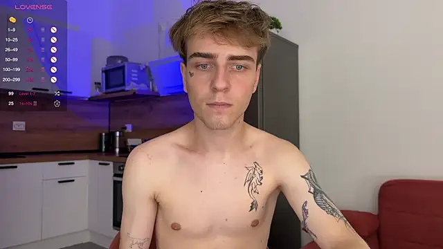 Snapshot of Marcus_Lovrov chatting on 10.02.25 Marcus Lovrov online show from 10.02.25