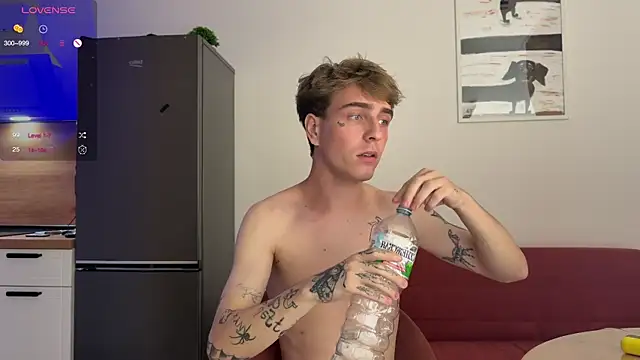 Snapshot of Marcus_Lovrov chatting on 10.08.25 Marcus Lovrov online show from 10.08.25