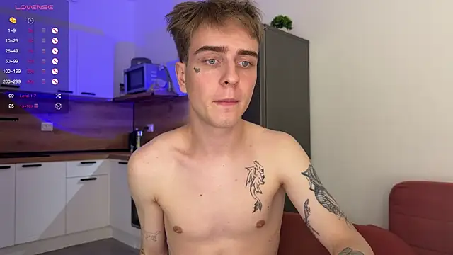 Snapshot of Marcus_Lovrov chatting on 10.18.25 Marcus Lovrov online show from 10.18.25