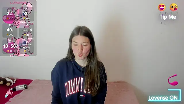 Snapshot of Tesa_cute chatting on 10.03.25 Tesa cute online show from 10.03.25